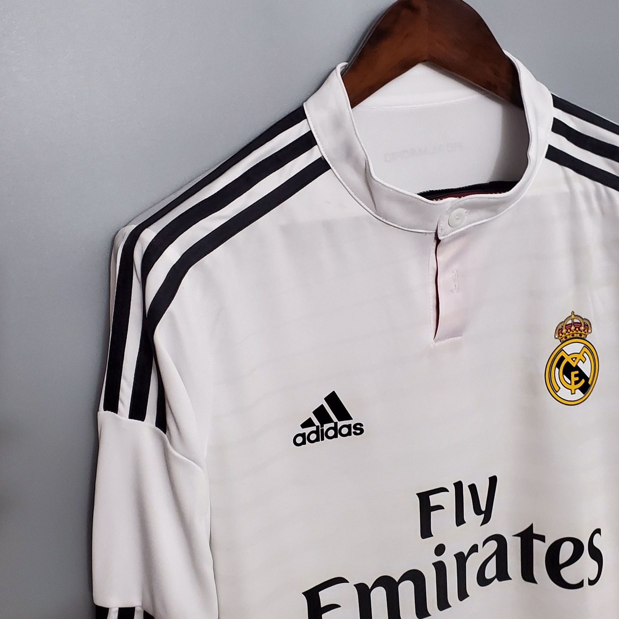 Real madrid купить футболку. Футболка adidas real Madrid. Форма Реал Мадрид 14-15. Форма Реал Мадрид 2014. Футболка Реал Мадрид с длинным рукавом 2016.